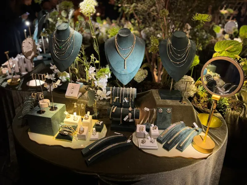 Noite de glamour marca lançamento de Gioielli por Risangela Lima