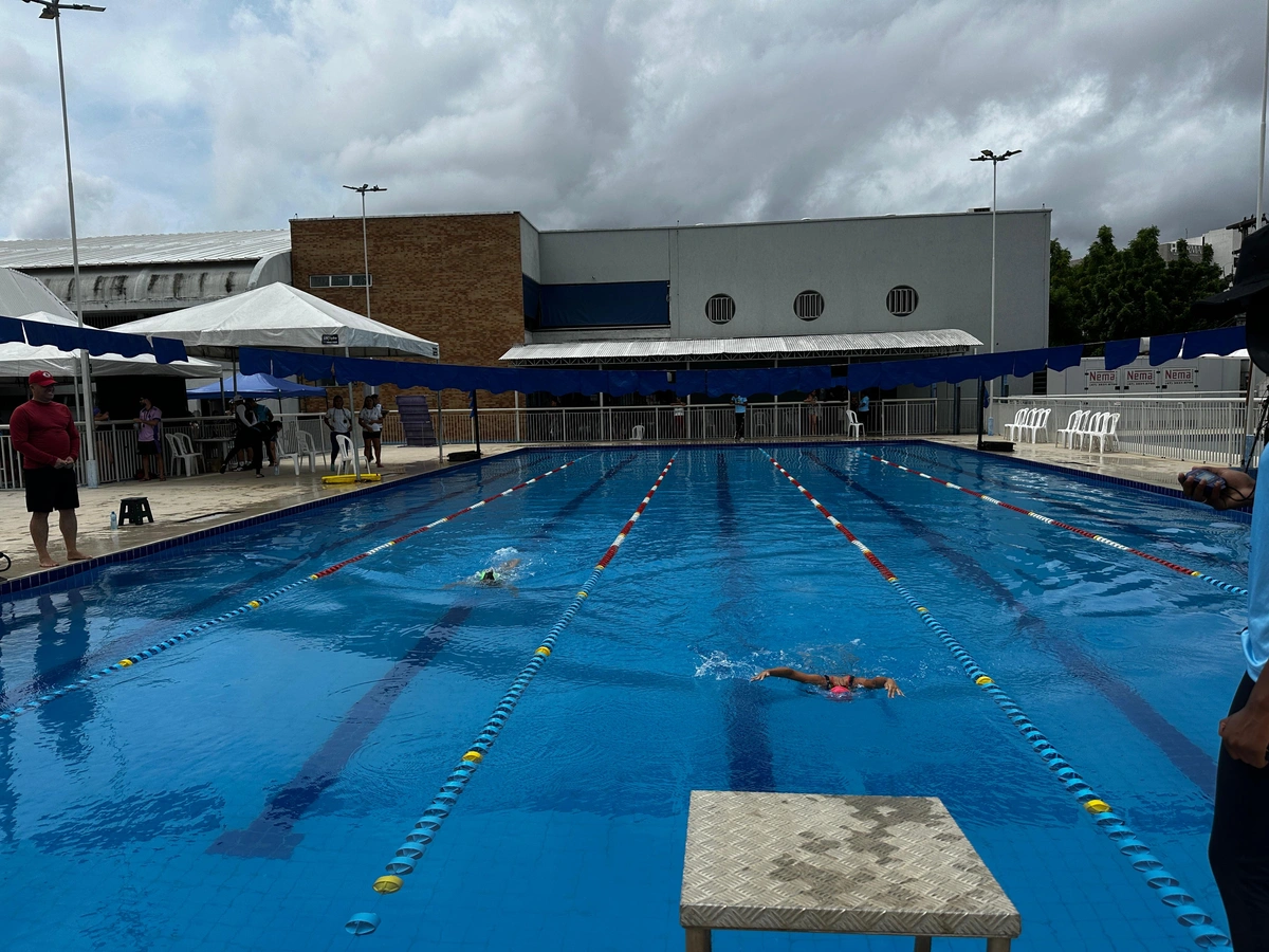 Nova geração brilha e quebra recordes em torneio de natação no PI