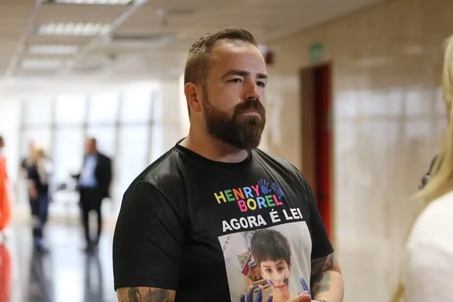Pai de Henry Borel comemora aprovação de lei de combate à violência contra menores: 'Meu filho pagou um alto preço'