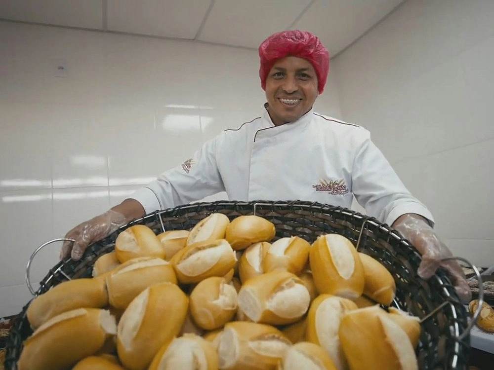 Pão francês deve ficar mais caro com disparada no preço do trigo