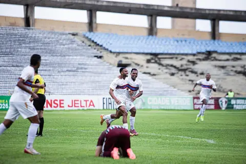 Piauí vence Fluminense-PI e abre vantagem nas semifinais do Piauiense
