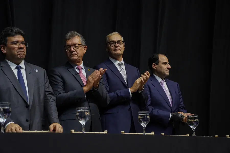 Piauiense Joaquim Bezerra toma posse na presidência do CFC em Brasília