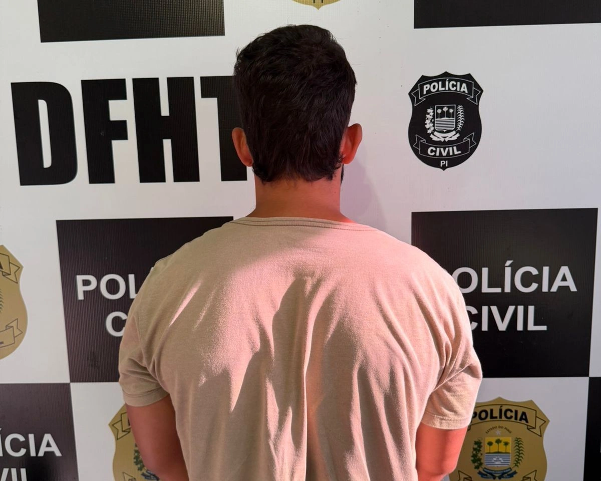 Polícia cumpre mandado por tráfico de drogas e associação em Piripiri