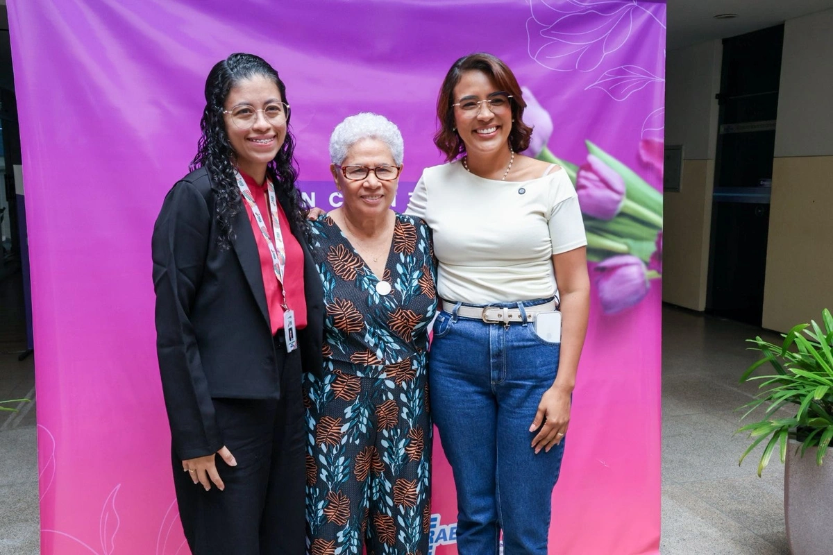 Prefeita Camila Barbosa palestra em encontro de mulheres empreendedoras do Piauí