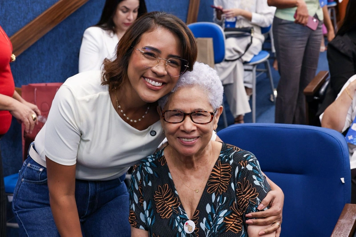 Prefeita Camila Barbosa palestra em encontro de mulheres empreendedoras do Piauí