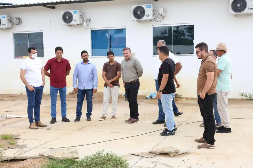 Prefeito de Curimatá denuncia creche precária deixada pela gestão anterior