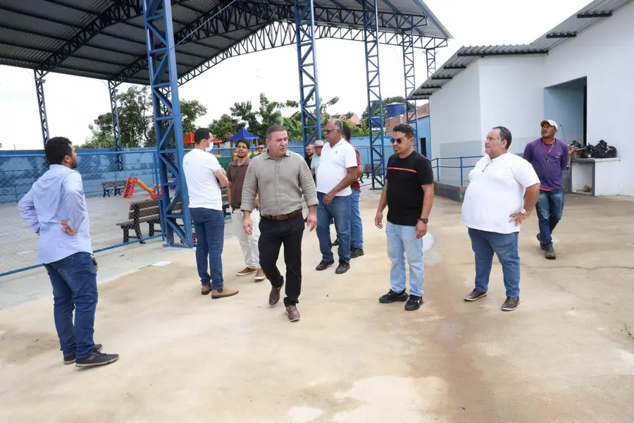 Prefeito de Curimatá denuncia creche precária deixada pela gestão anterior