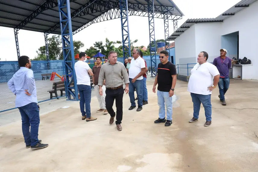 Prefeito de Curimatá denuncia creche precária deixada pela gestão anterior