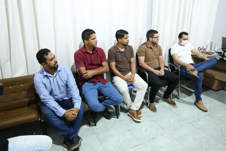 Prefeito de Curimatá denuncia creche precária deixada pela gestão anterior