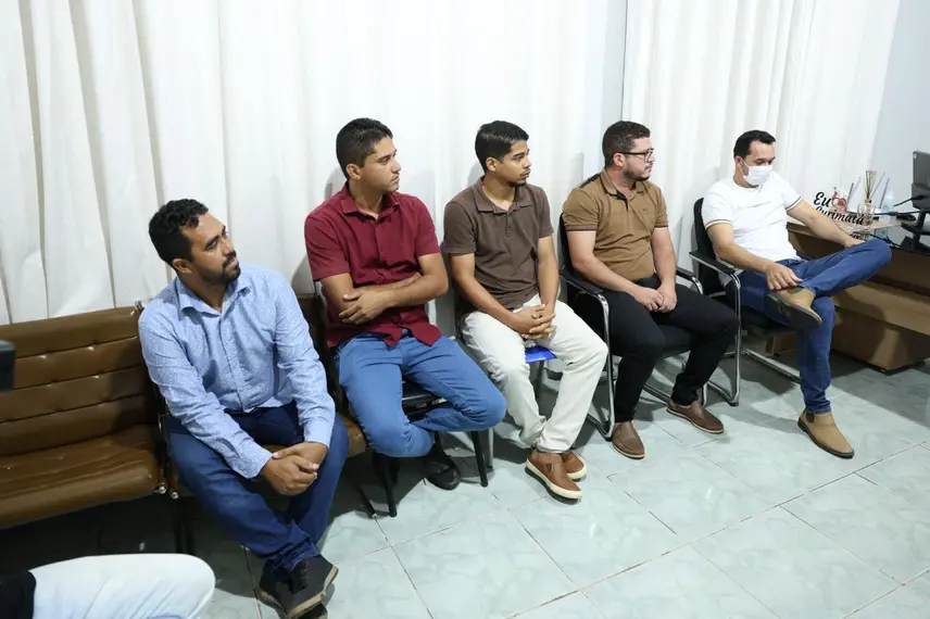 Prefeito de Curimatá denuncia creche precária deixada pela gestão anterior