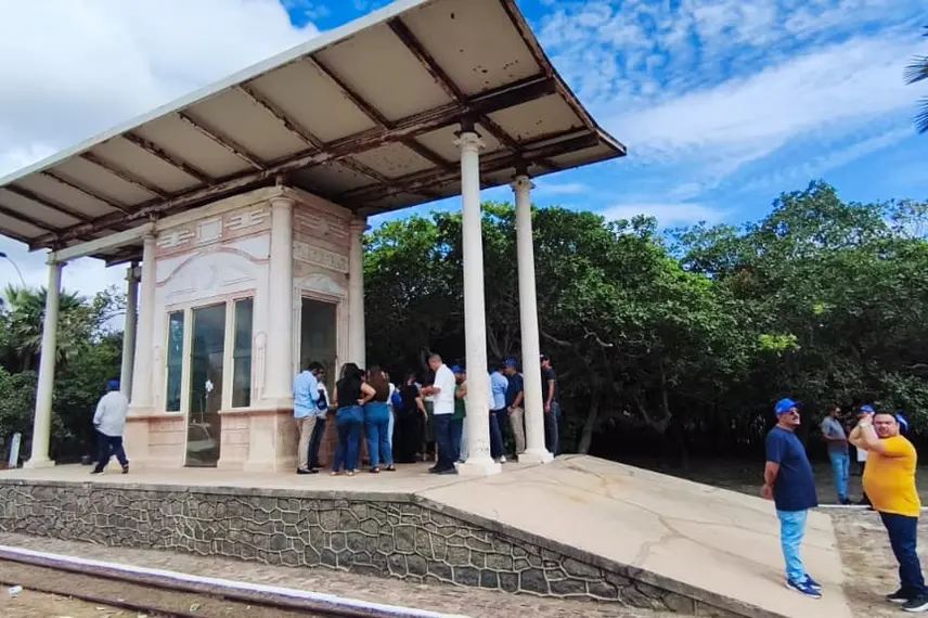 Prefeito Francisco Emanuel e deputado visitam obras em bairros de Parnaíba