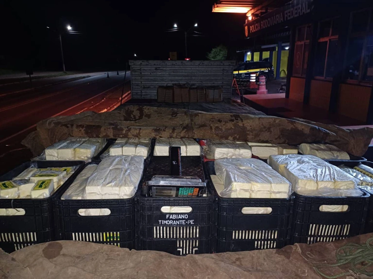 PRF apreende 3,5 toneladas de queijo e manteiga impróprios para consumo em Picos