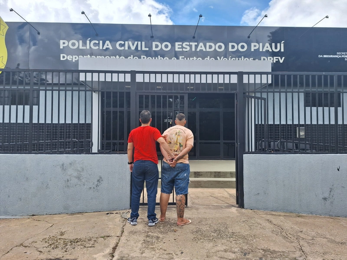 Quatro suspeitos de envolvidos no roubo e furto de veículos são presos em Teresina