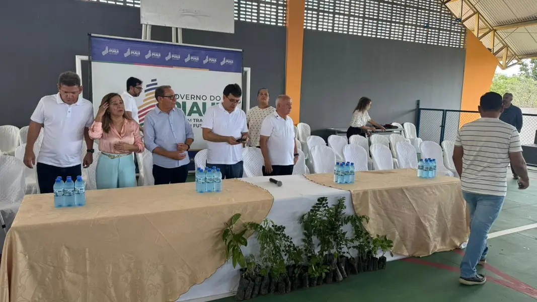 Rafael Fonteles cumpre agenda com entregas na região da Serra da Capivara