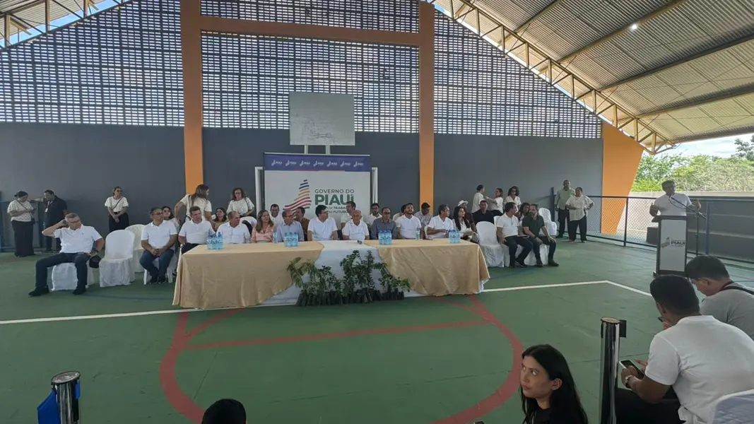 Rafael Fonteles cumpre agenda com entregas na região da Serra da Capivara