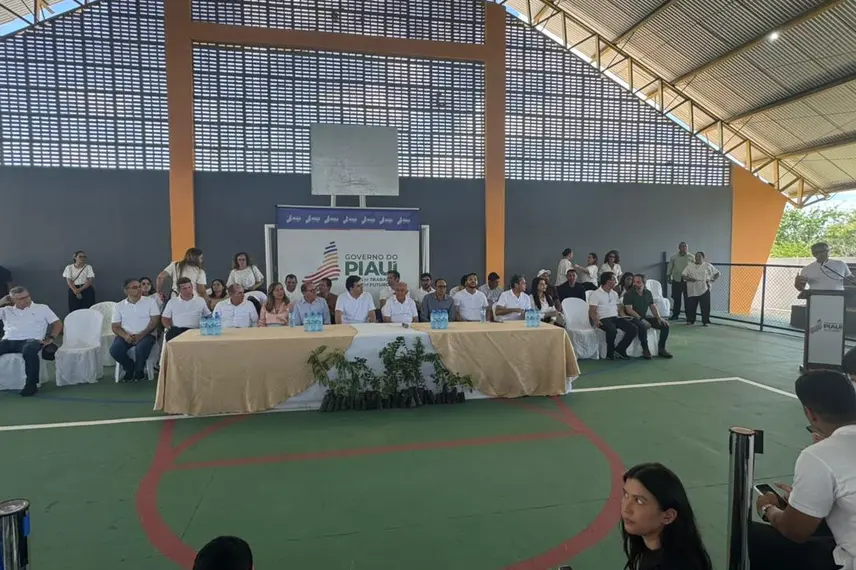 Rafael Fonteles cumpre agenda com entregas na região da Serra da Capivara