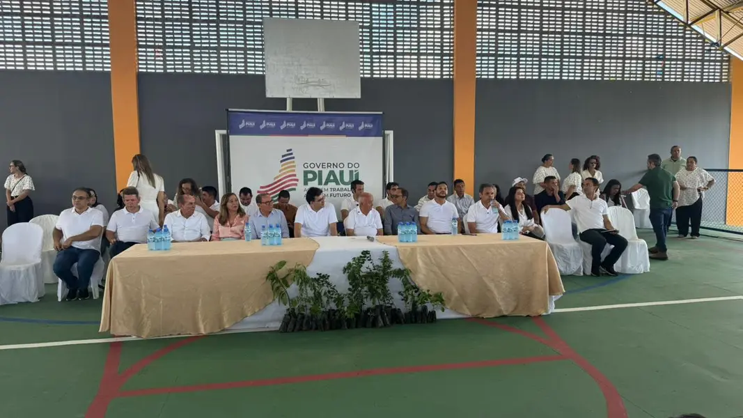 Rafael Fonteles cumpre agenda com entregas na região da Serra da Capivara