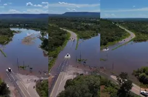Rio Gurguéia transborda e cobre trecho da BR-135 em Cristino Castro (Foto: Reprodução)