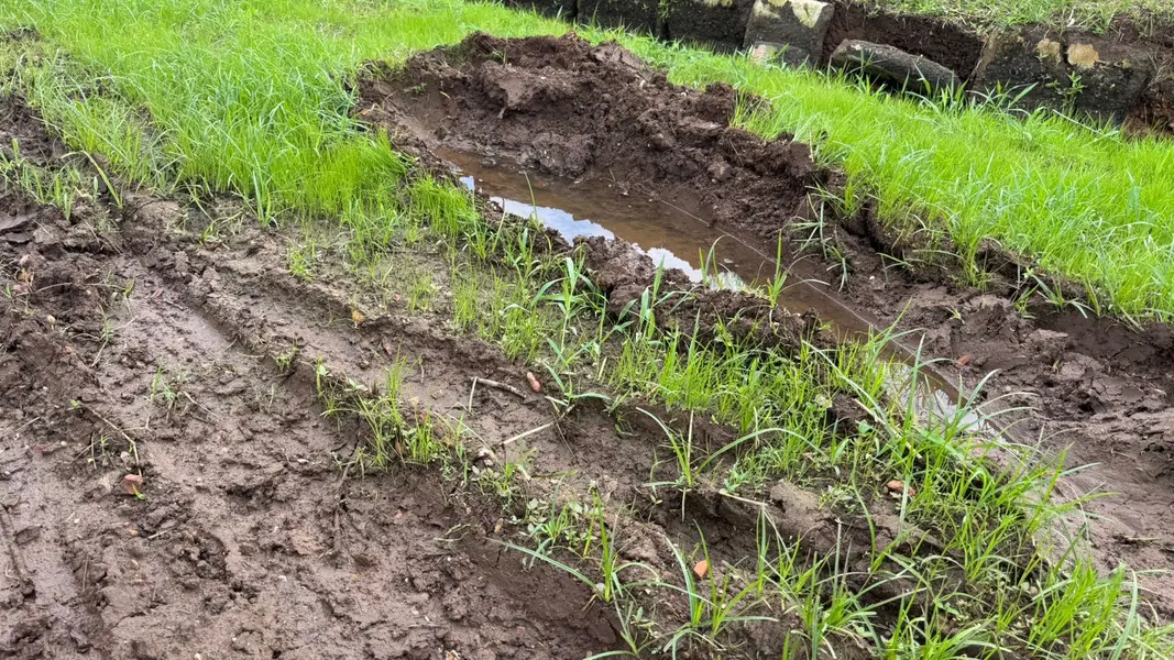 Ruas viram 'trajeto de rally' por descaso na zona Leste de Teresina