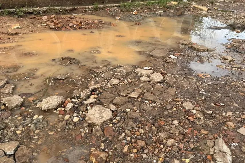 Ruas viram 'trajeto de rally' por descaso na zona Leste de Teresina