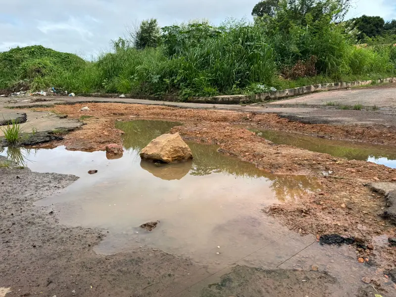 Ruas viram 'trajeto de rally' por descaso na zona Leste de Teresina