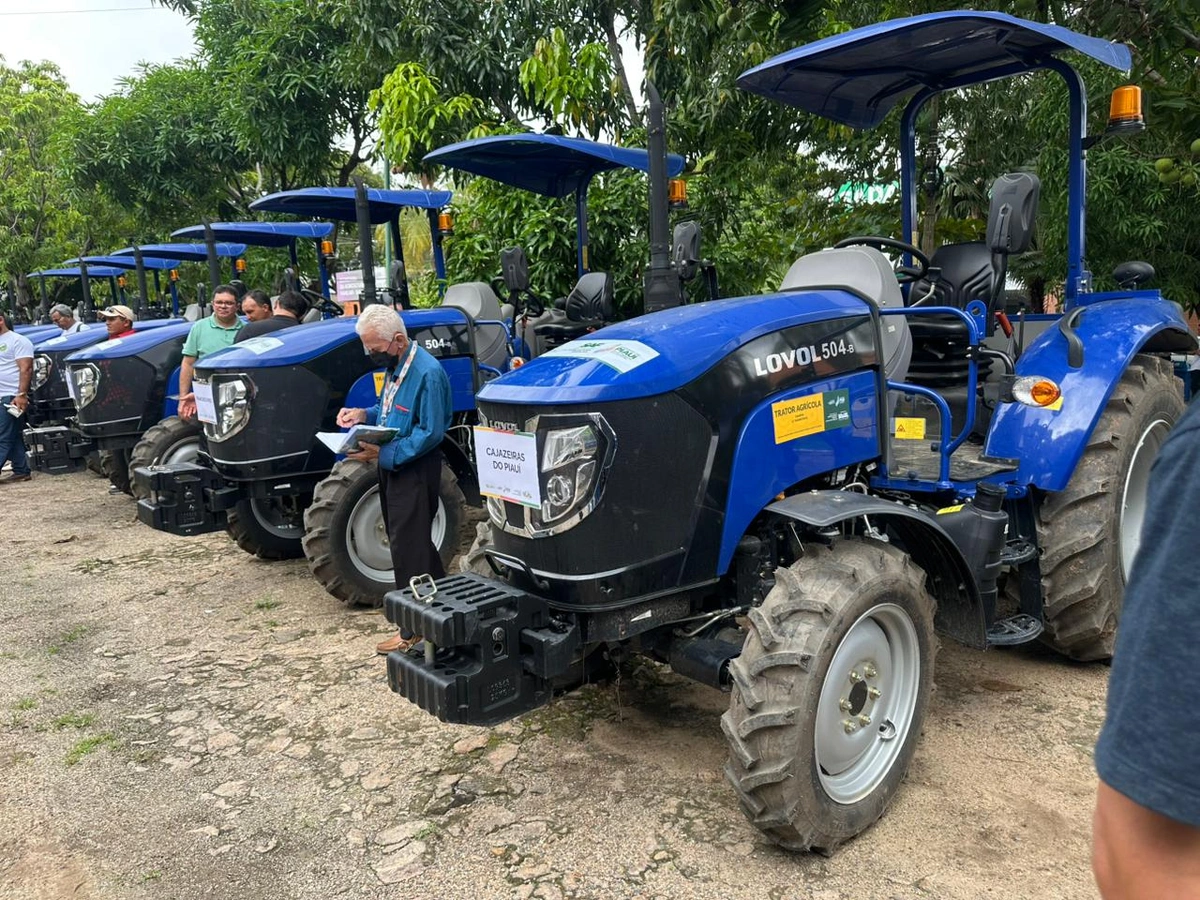 SAF entrega máquinas e fortalece agricultura familiar em 13 municípios do Piauí