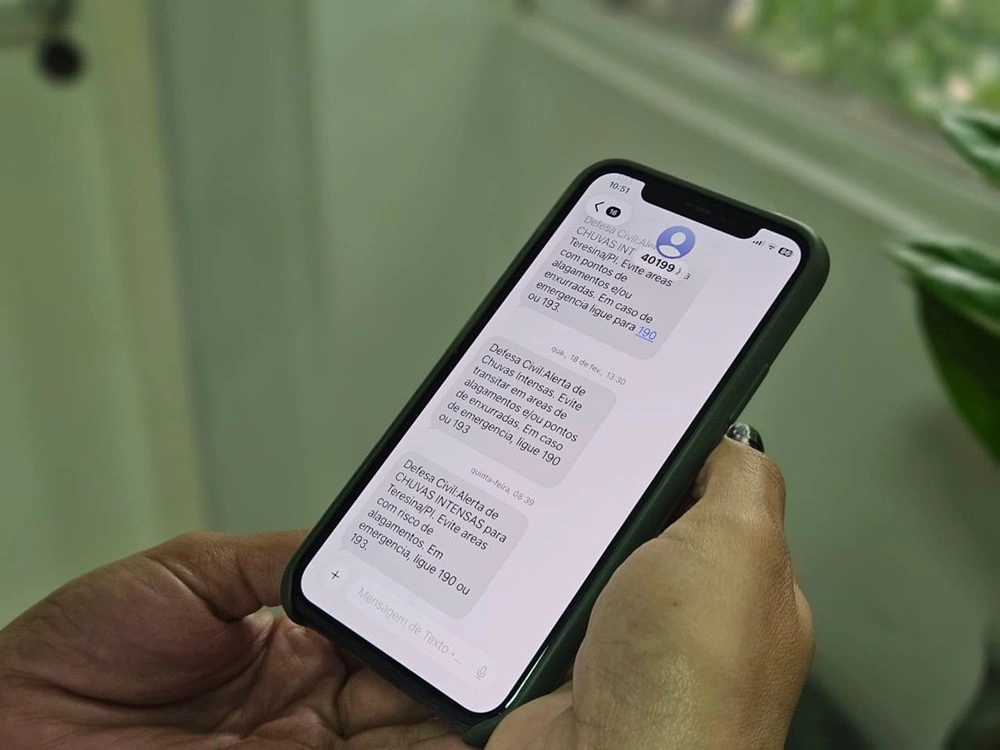 Saiba como receber alertas e acionar a Defesa Civil em situações de risco