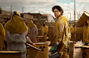 Série 'Emergência Radioativa' tem Johnny Massaro e Leandra Leal no elenco (Foto: Foto: Reprodução/Netflix)