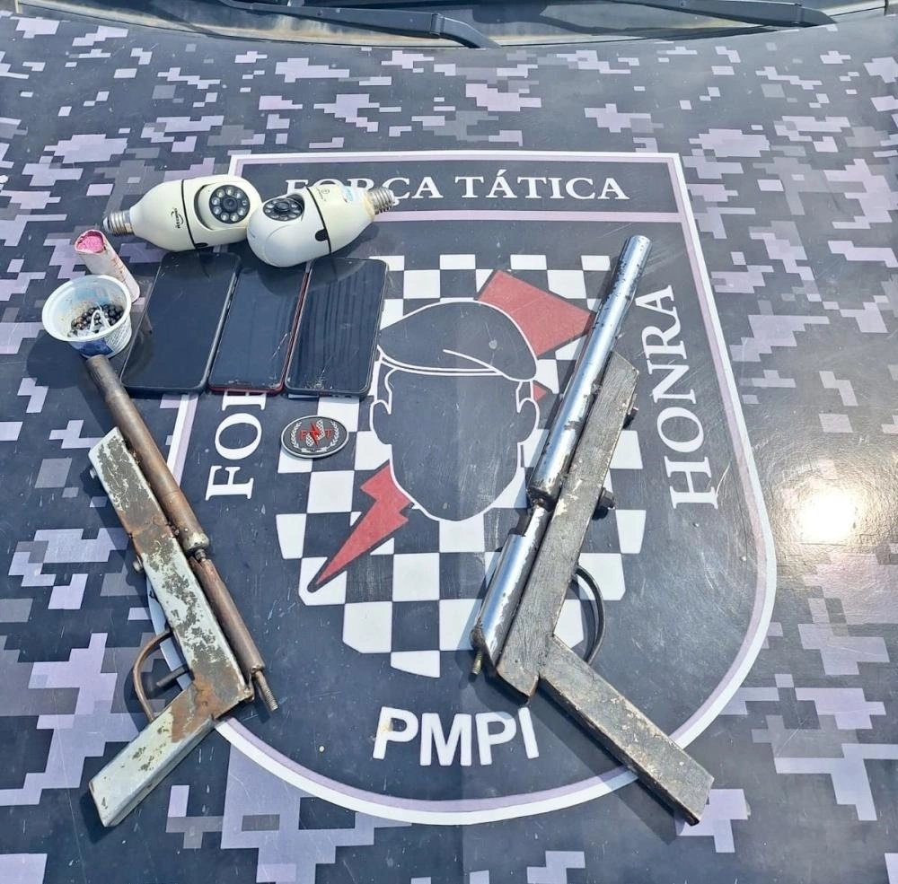 Suspeito de homicídio é preso com armas artesanais e moto da vítima no Piauí