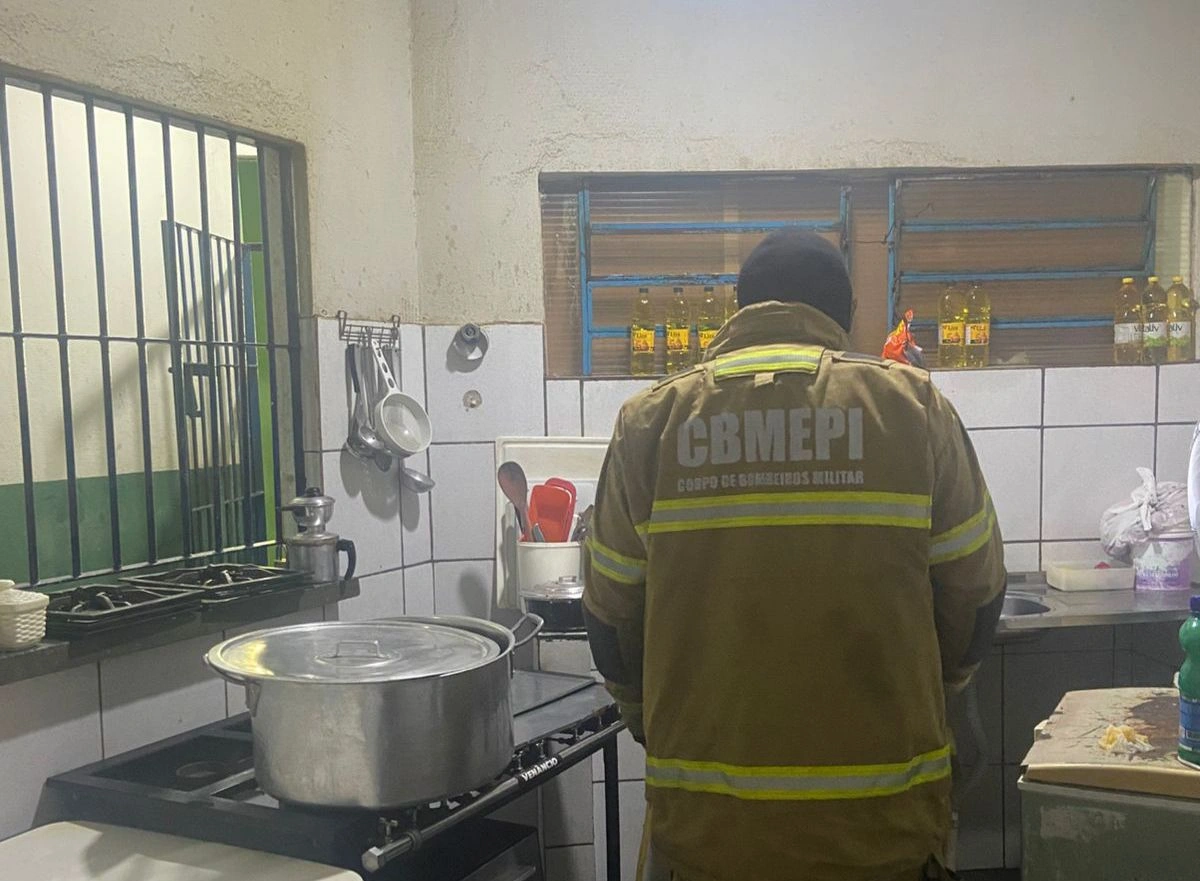 Vazamento de gás mobiliza bombeiros na Penitenciária Feminina de Picos