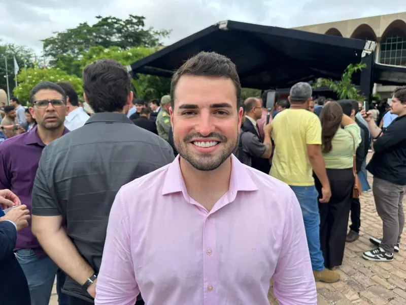 Wellington Dias lança ações sociais e entrega vans do MobSUAS em Teresina