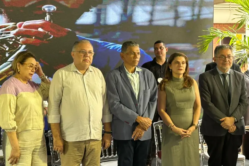 Wellington Dias lança ações sociais e entrega vans do MobSUAS em Teresina