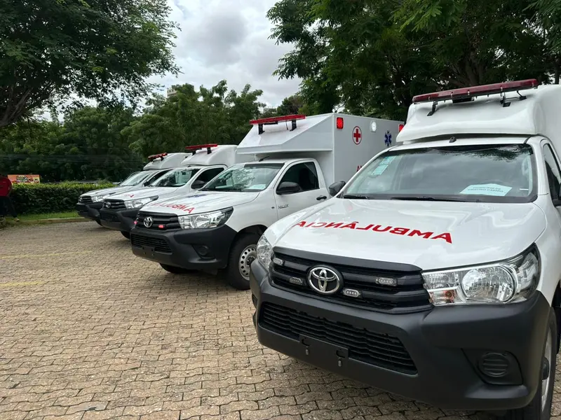 Wellington Dias lança ações sociais e entrega vans do MobSUAS em Teresina