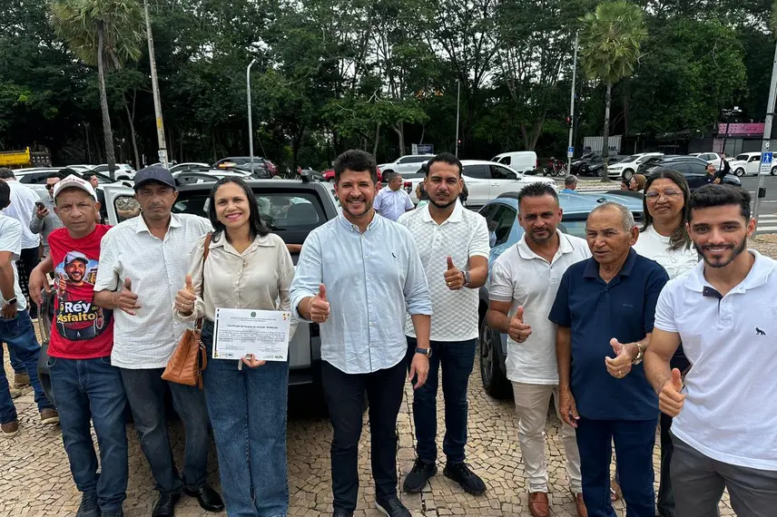 Wellington Dias lança ações sociais e entrega vans do MobSUAS em Teresina