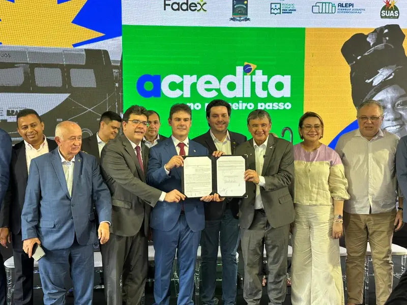 Wellington Dias lança ações sociais e entrega vans do MobSUAS em Teresina