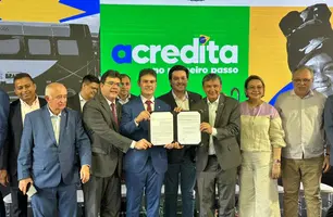 Wellington Dias lança ações sociais e entrega vans do MobSUAS em Teresina (Foto: Conecta Piauí)