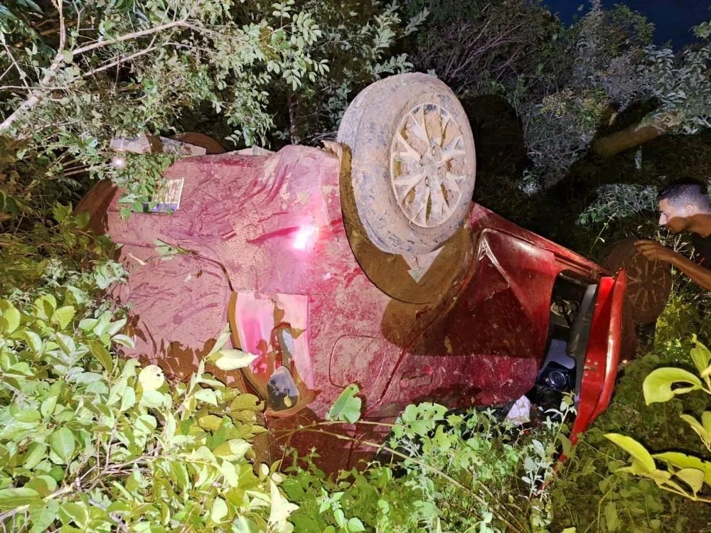 Adolescente furta carro do tio e provoca acidente em Santa Rosa do Piauí