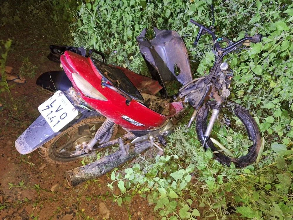 Adolescente furta carro do tio e provoca acidente em Santa Rosa do Piauí