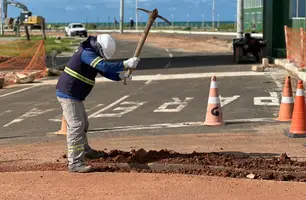 Águas do Piauí executa extensão de rede para atender Porto em Luís Correia (Foto: Reprodução)