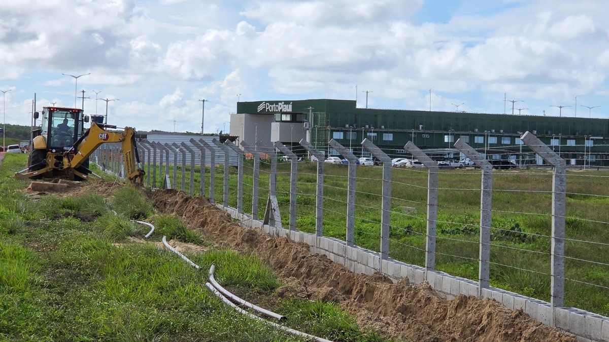 Águas do Piauí executa extensão de rede para atender Porto em Luís Correia