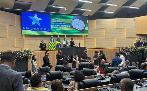 Alepi homenageia vice-presidente da Caixa e destaca avanço em habitação no Piauí