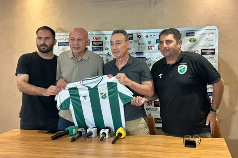 Altos apresenta técnico Roberto Fonseca e busca retomada no Brasileirão Série D