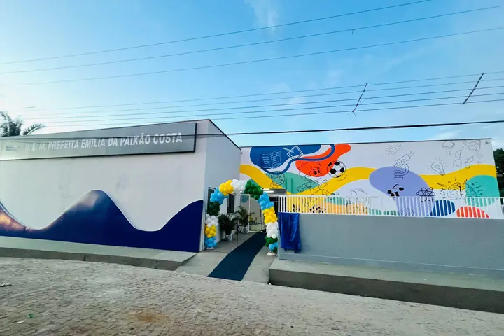 Amarante entrega reforma da Escola da Várzea e reforça compromisso com a educação