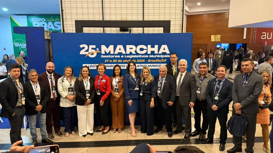 Andréa Amaral e vereadores de Altos participam de Marcha em Brasília