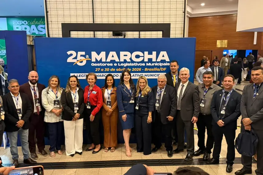 Andréa Amaral e vereadores de Altos participam de Marcha em Brasília