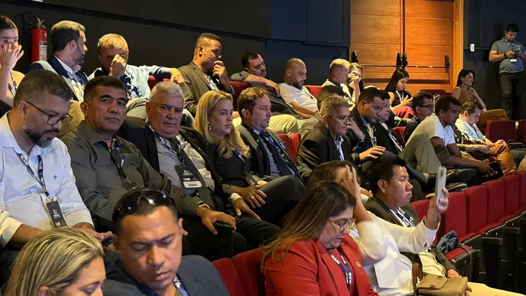 Andréa Amaral e vereadores de Altos participam de Marcha em Brasília