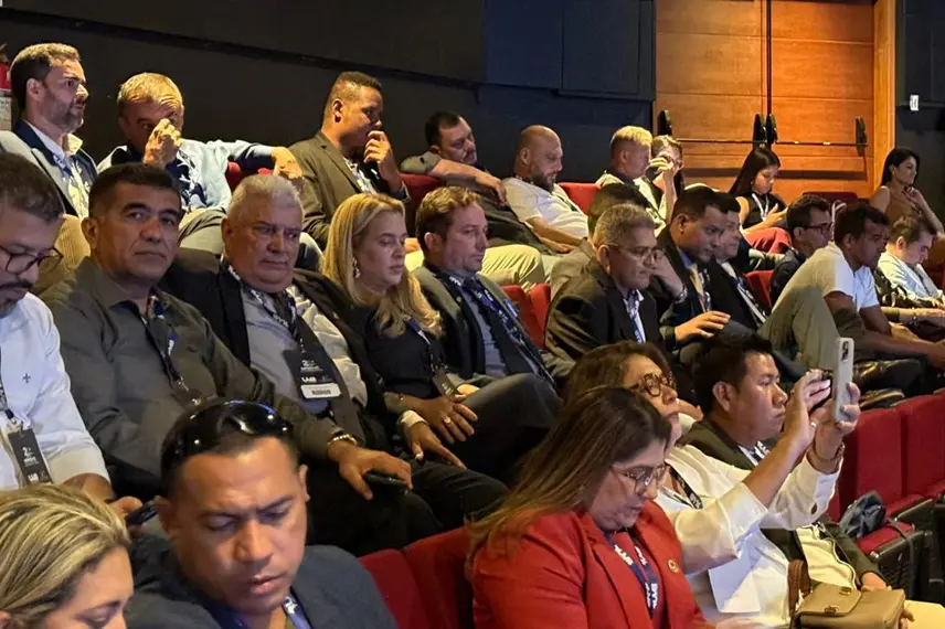 Andréa Amaral e vereadores de Altos participam de Marcha em Brasília