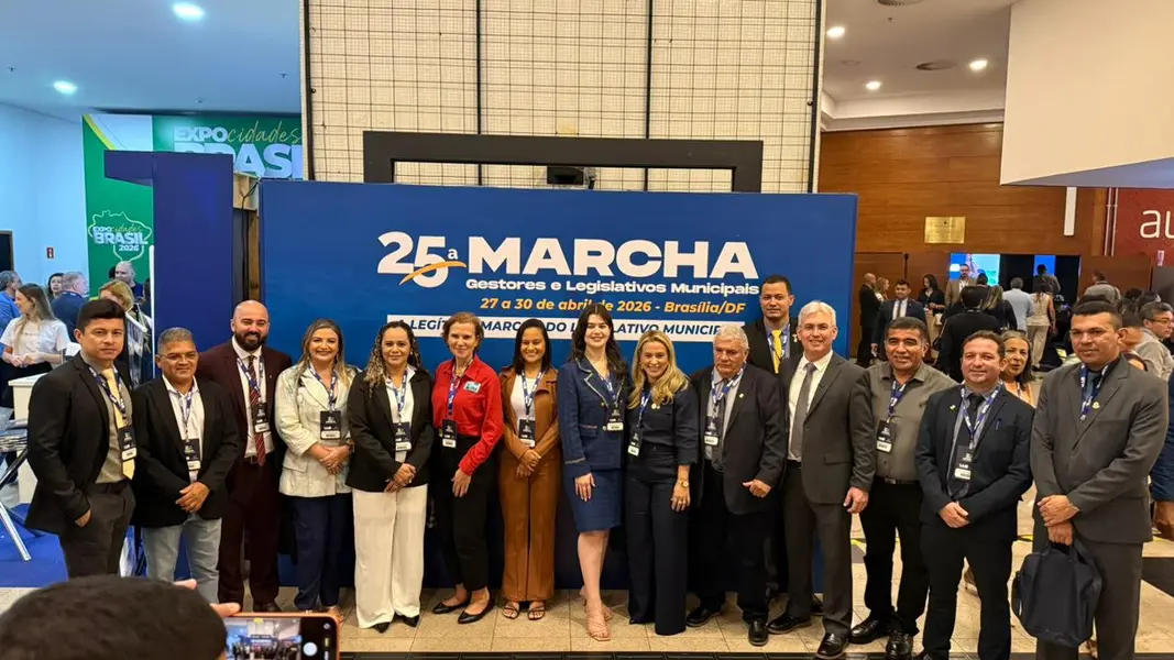 Andréa Amaral e vereadores de Altos participam de Marcha em Brasília