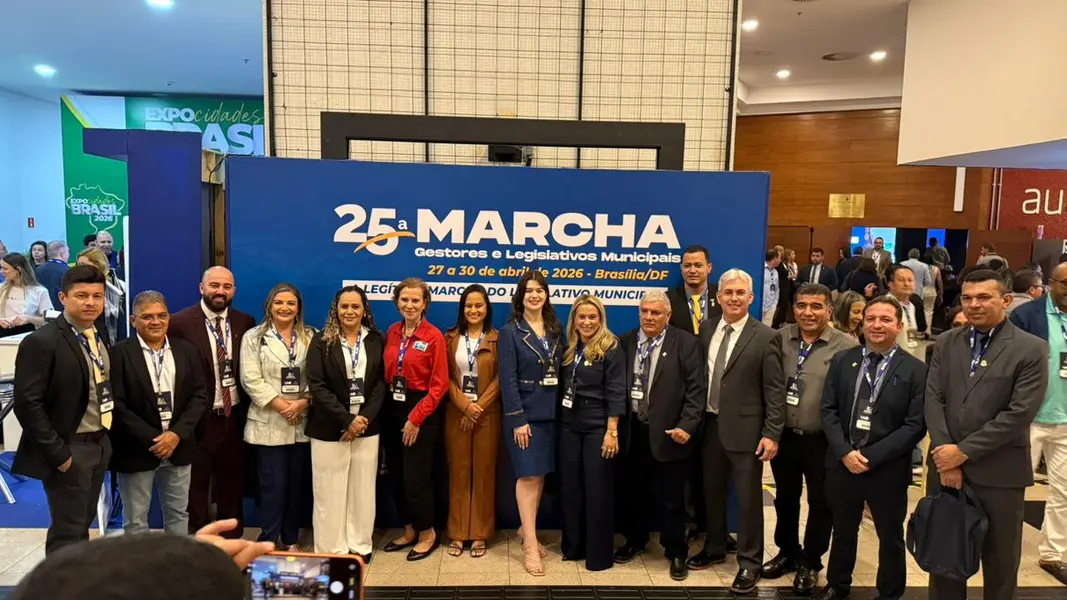 Andréa Amaral e vereadores de Altos participam de Marcha em Brasília