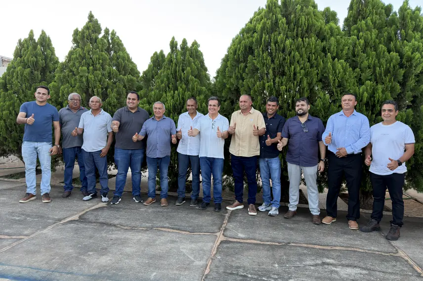 Baixa Grande do Ribeiro - aniversário de 34 anos